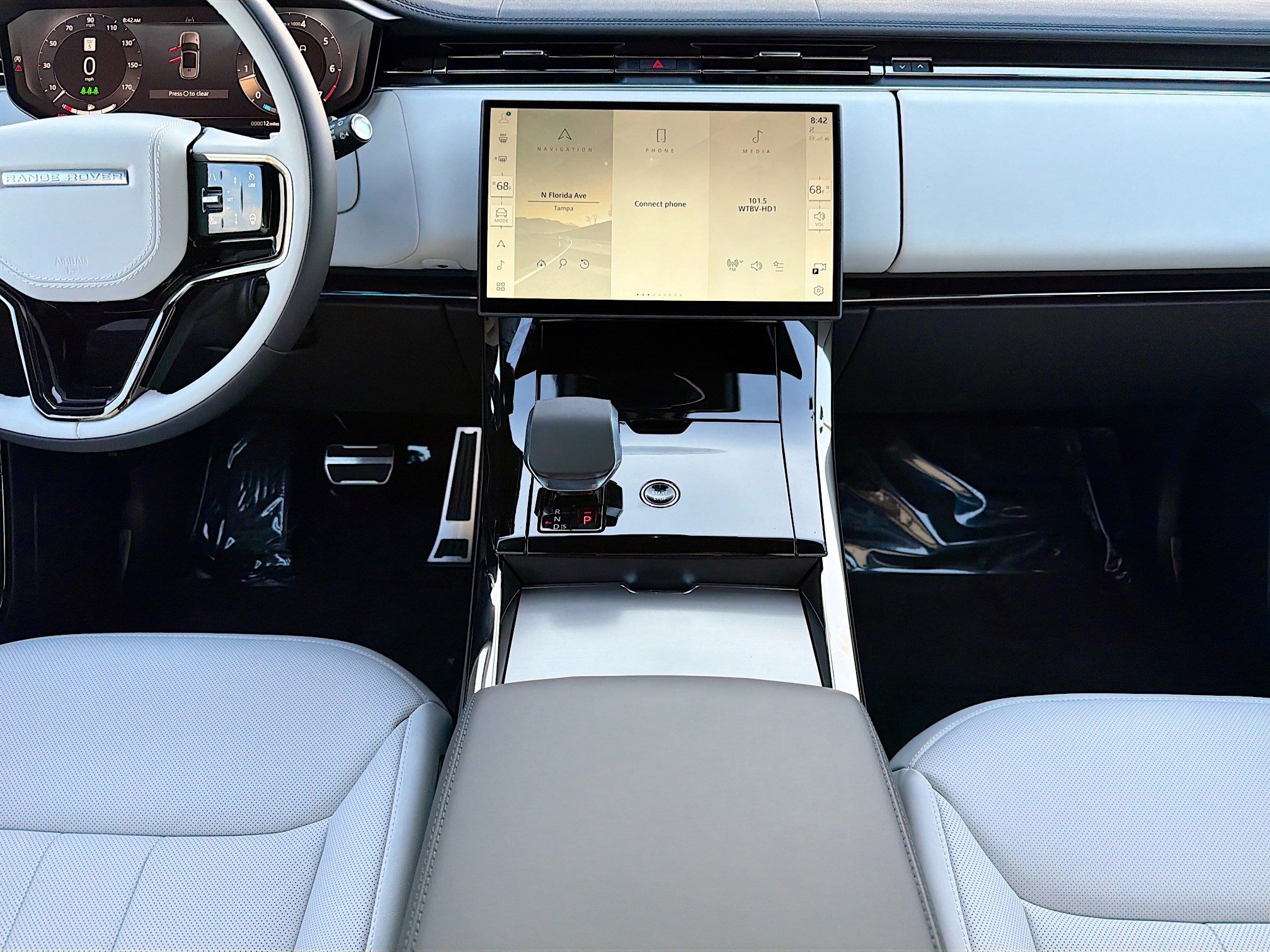 New 2026 Giola Green Land Rover Dynamic SE image 19
