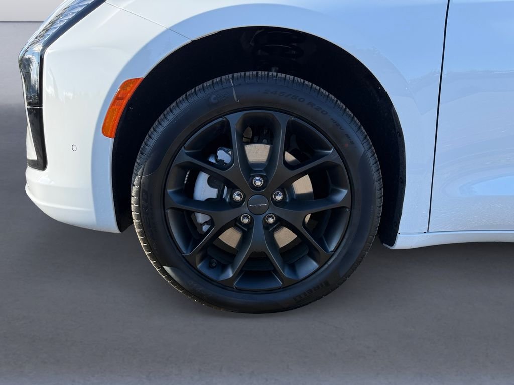 New 2027 Bright White Clear-Coat Exterior Paint Chrysler Limited image 9