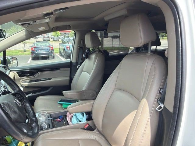 Used 2022 Platinum White Pearl Honda Touring image 14