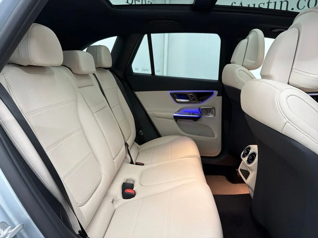 New 2027 Silver Mercedes-Benz GLC 300 image 28