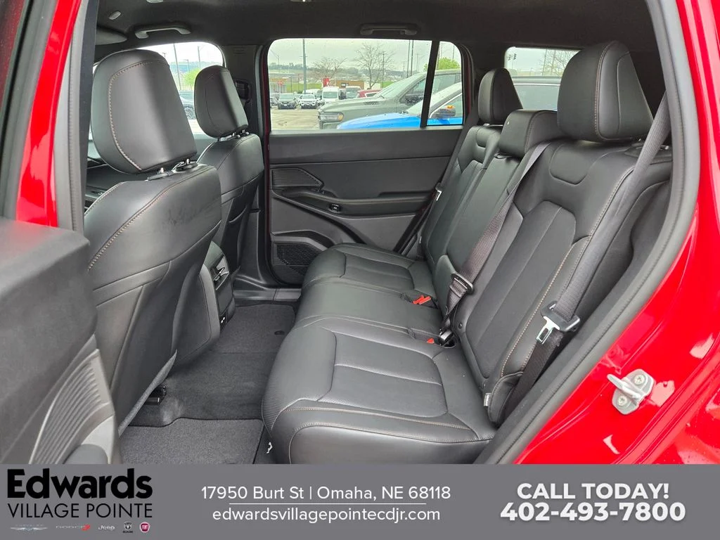 New 2026 Red Hot Pearl-Coat Exterior Paint Jeep Limited image 25