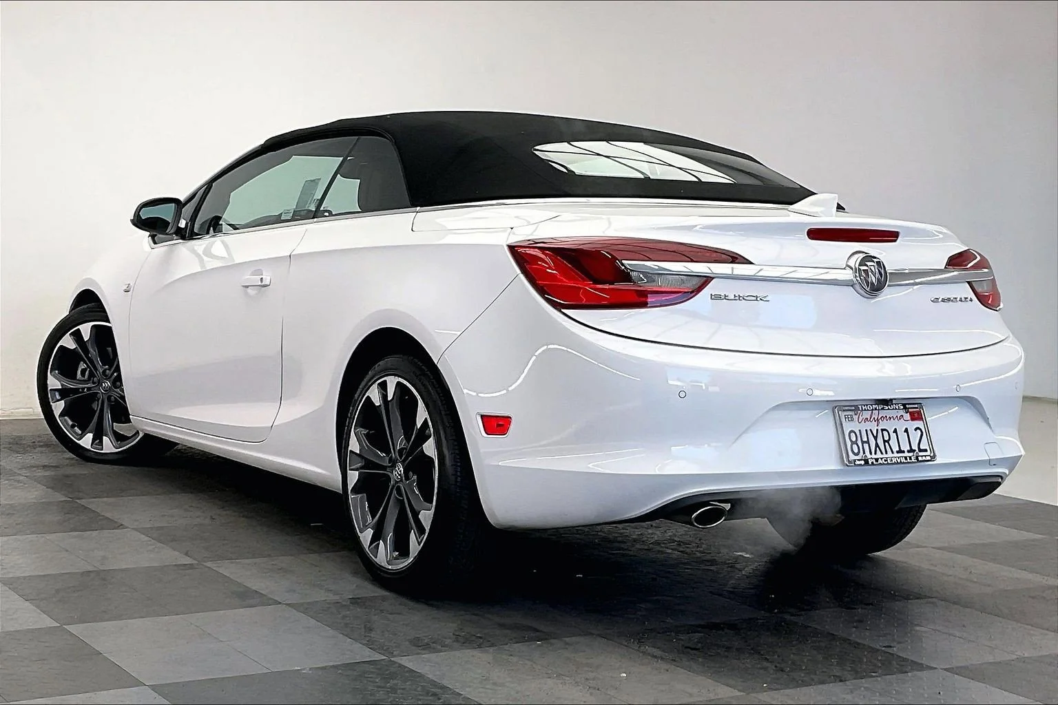 Used 2018 Summit White Buick Premium image 9