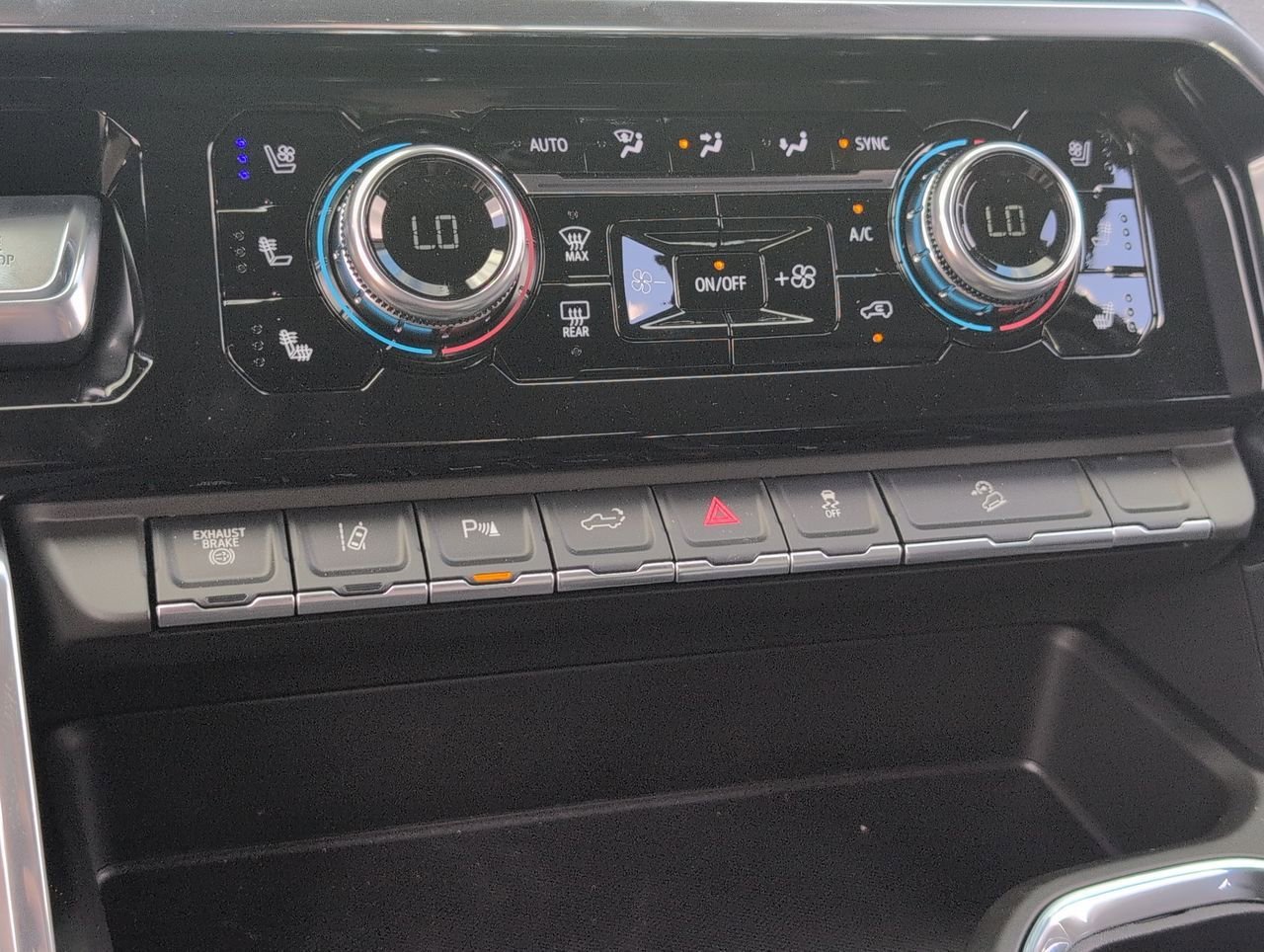 2026 GMC Sierra 2500HD Denali - Photo 11