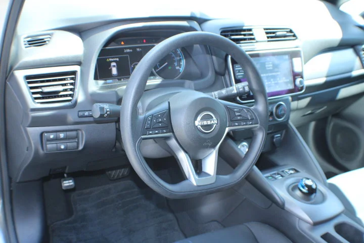 Used 2024 Gray Nissan S image 7