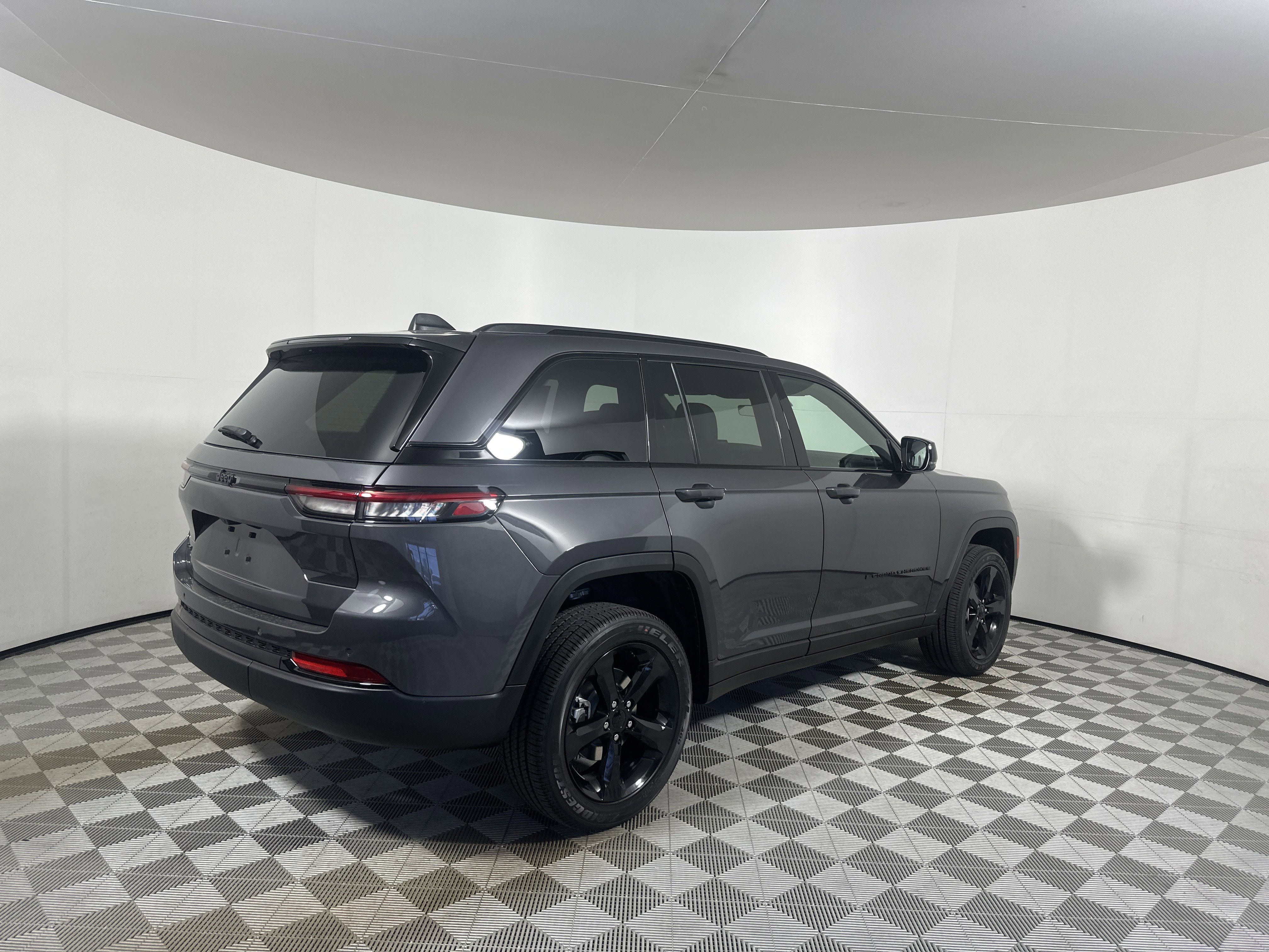 2025 Jeep Grand Cherokee Altitude - Photo 7