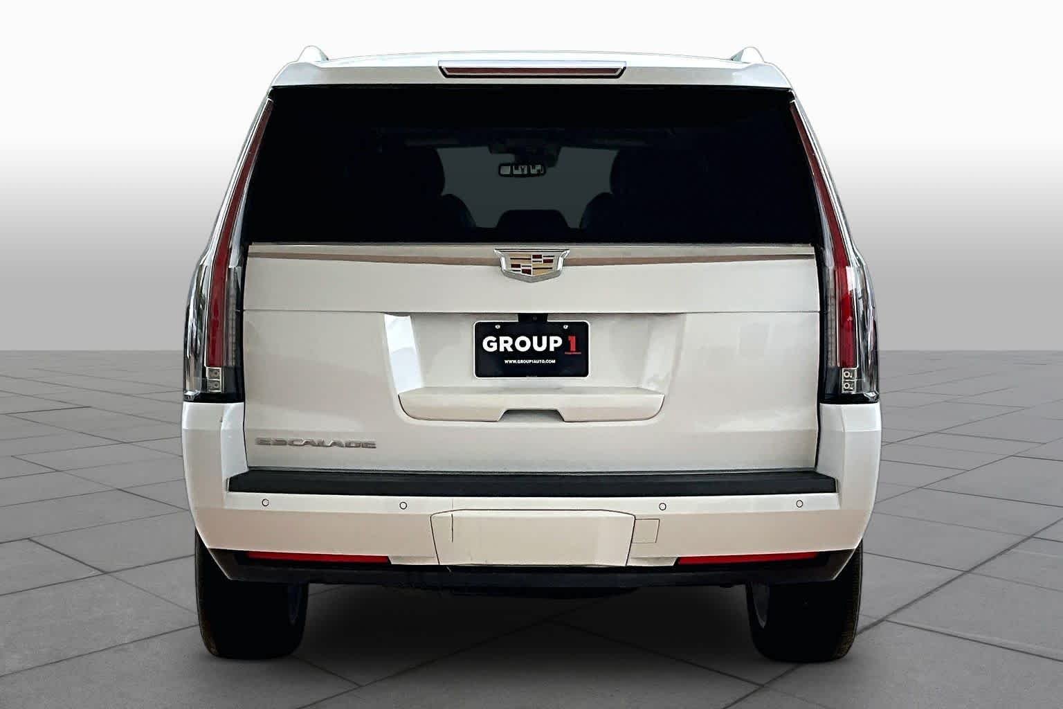 Used 2020 Crystal White Tricoat Cadillac Platinum image 5