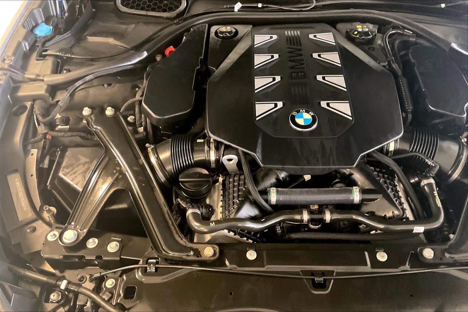 Certified Used 2024 Oxide Grey Met BMW 760i xDrive image 29