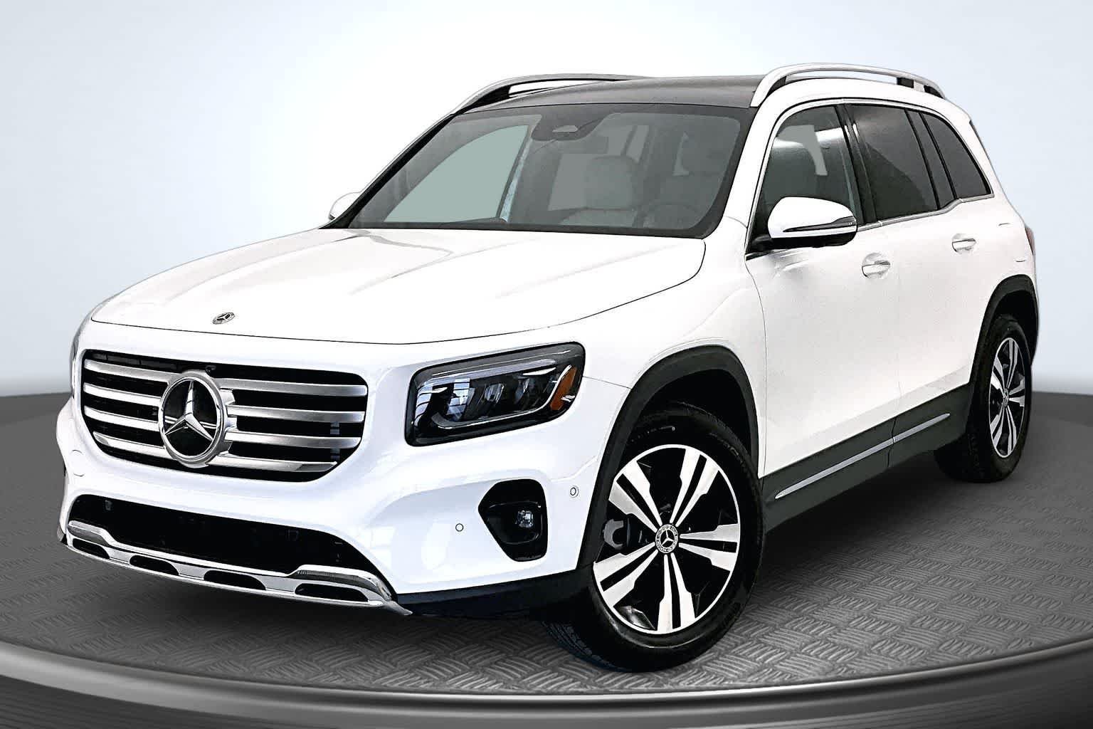 2026 Mercedes-Benz GLB GLB 250 4MATIC's photo