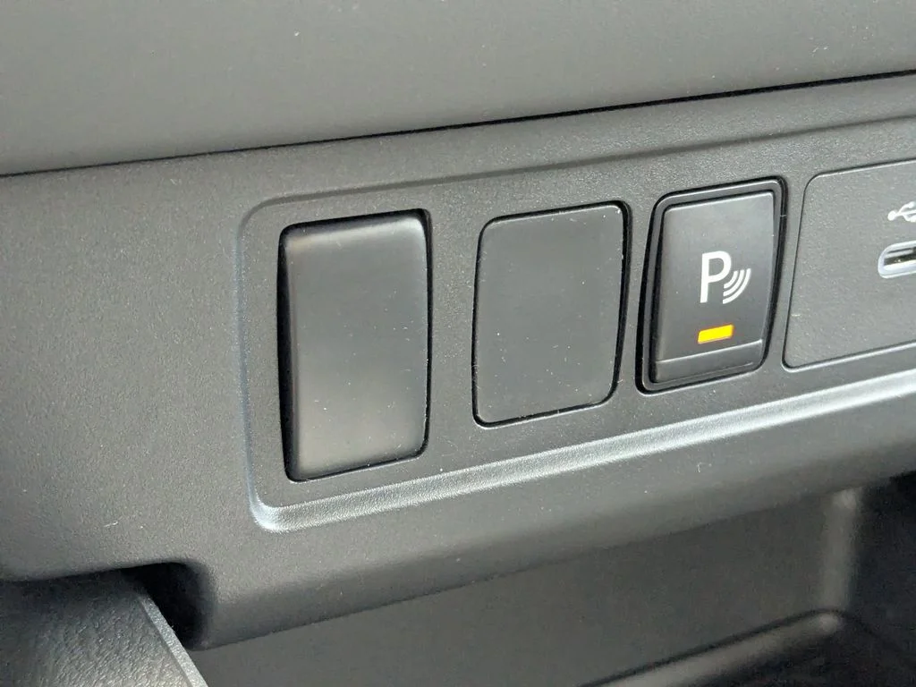 2025 Nissan Frontier SV - Photo 29