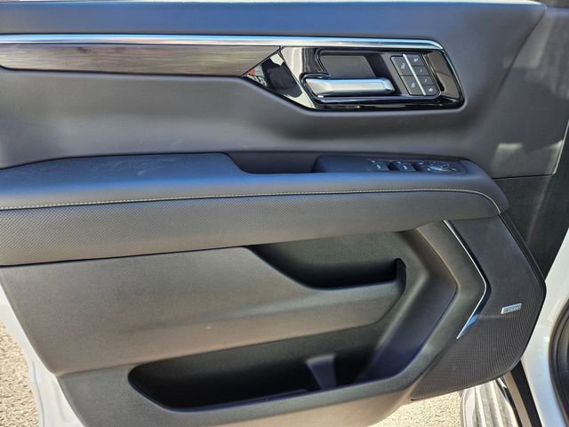 2025 Chevrolet Suburban Premier - Photo 12