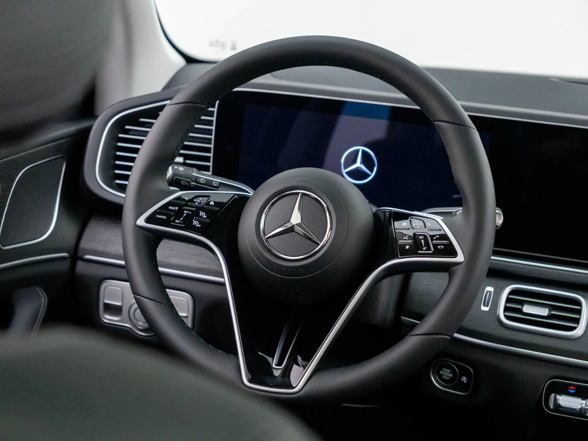 New 2026 Black Mercedes-Benz GLE 450 image 11
