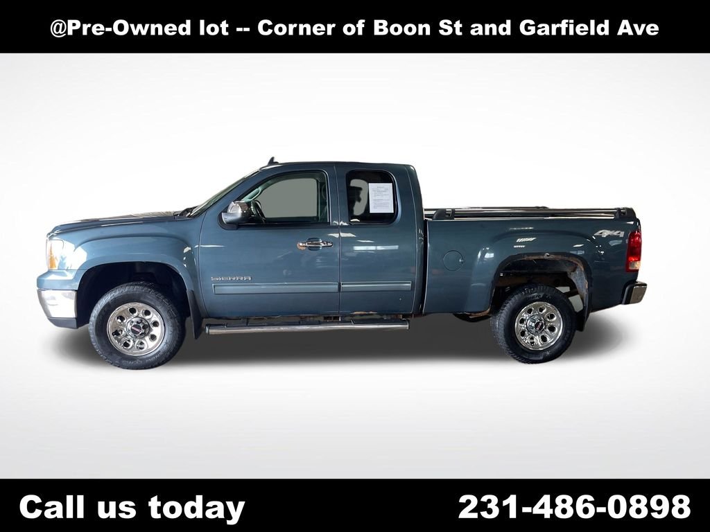 Used 2010  GMC SL image 3