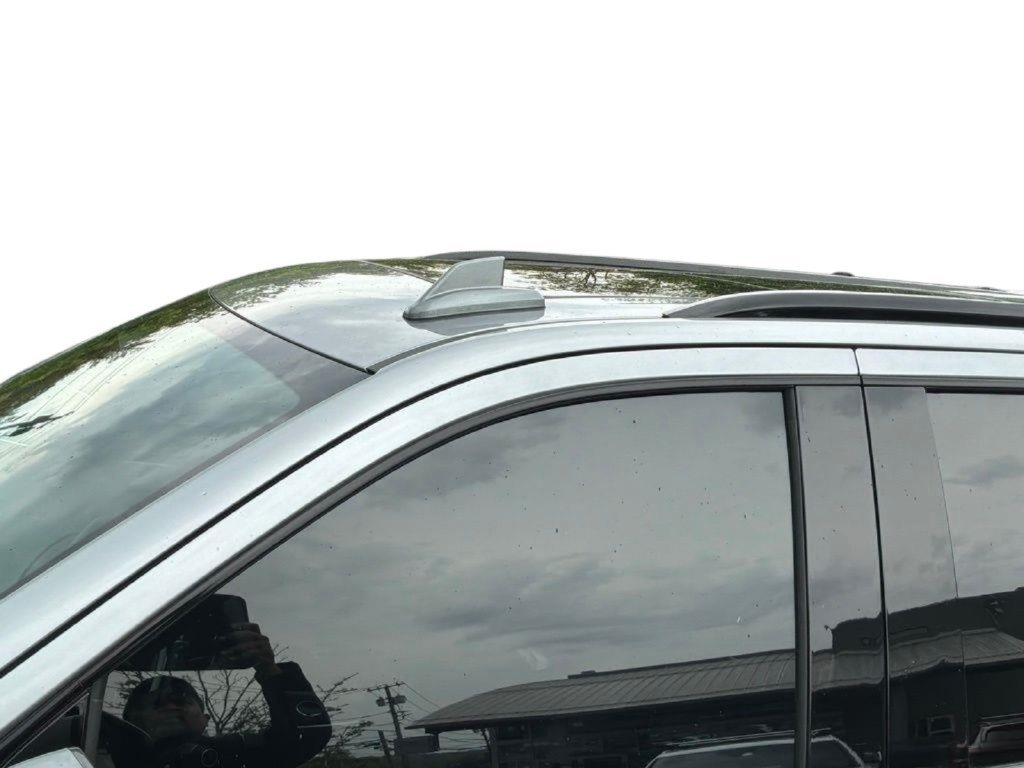 Used 2024 Silver Cadillac V-Series image 21