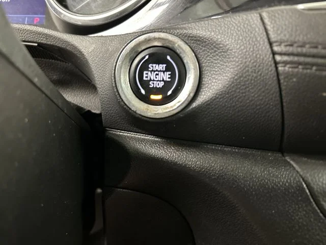 Used 2022 Red Buick Essence image 13