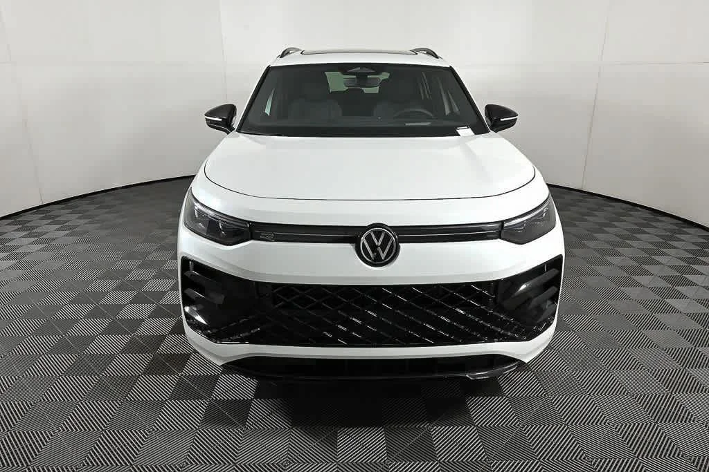 New 2026 Opal White w/Deep Black Roof Volkswagen SE R-Line Black image 34