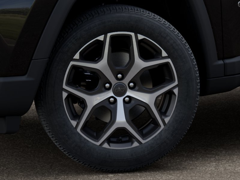 New 2026 Diamond Black Crystal Pearl-Coat Exterior Paint Jeep Limited image 34