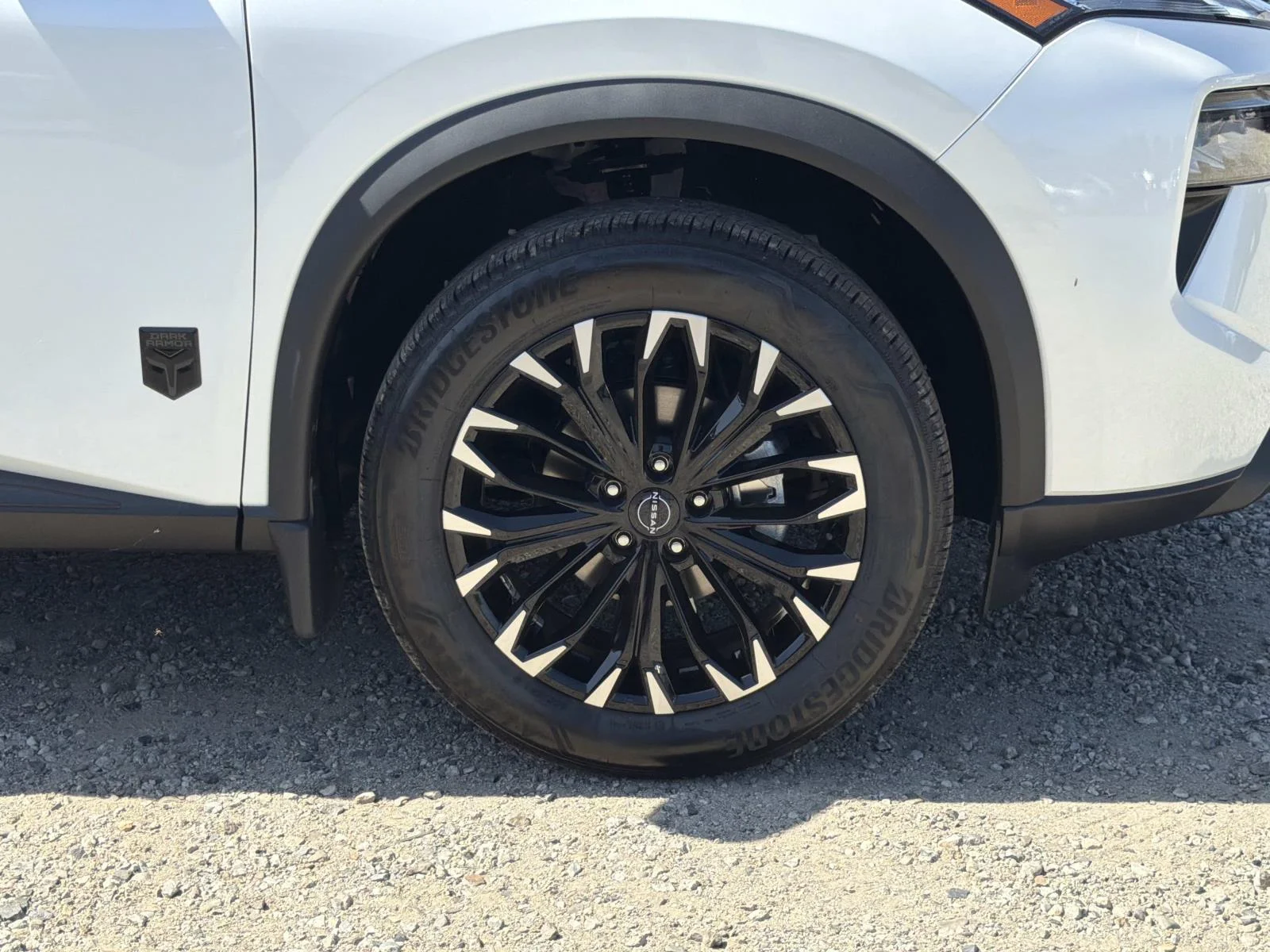 New 2026 Everest White Pearl Tricoat Nissan Dark Armor image 34