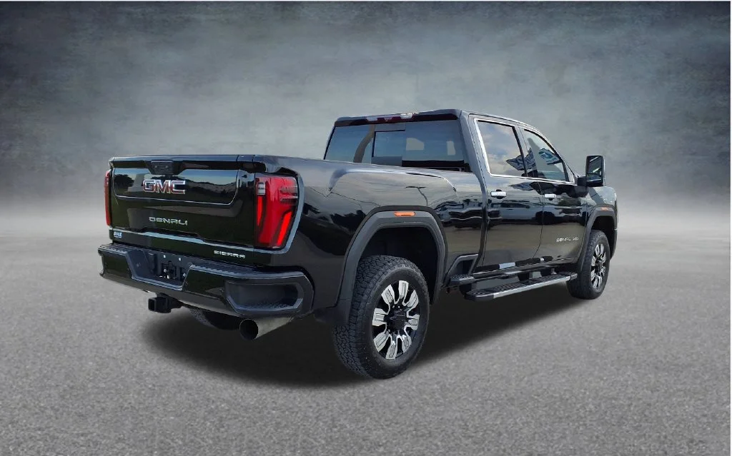 Used 2025 Black GMC Denali image 7