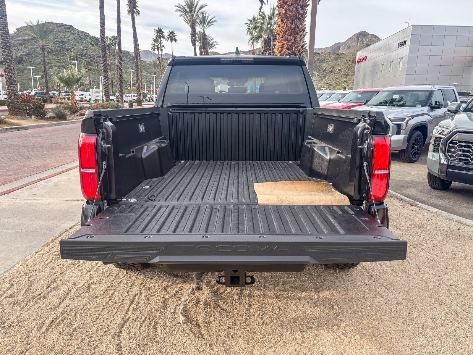 2026 Toyota Tacoma SR5 - Photo 12