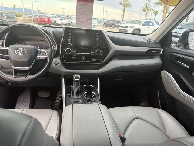 Used 2022 Black Toyota XLE image 14