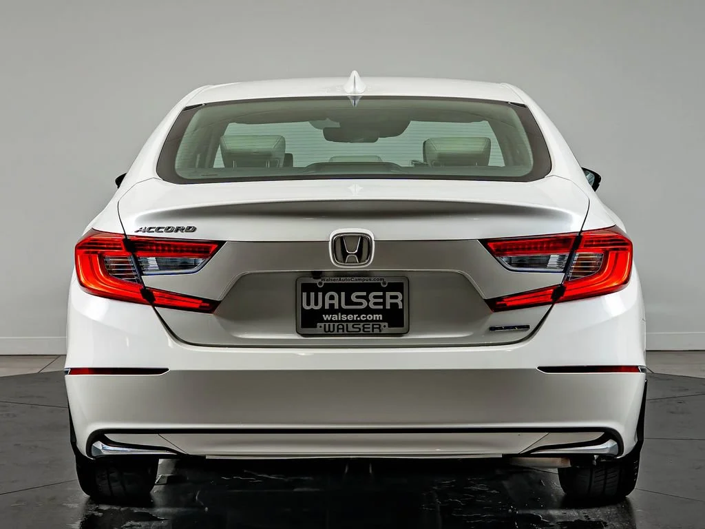 Used 2018 White Orchid Pearl Honda EX-L image 6