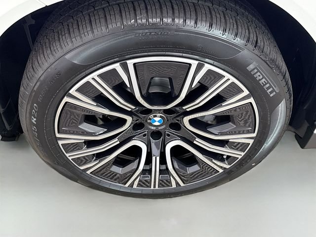 New 2026 Alpine White BMW 30 xDrive image 30