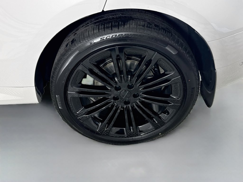 New 2027 Borasco Grey Land Rover Dynamic SE image 30