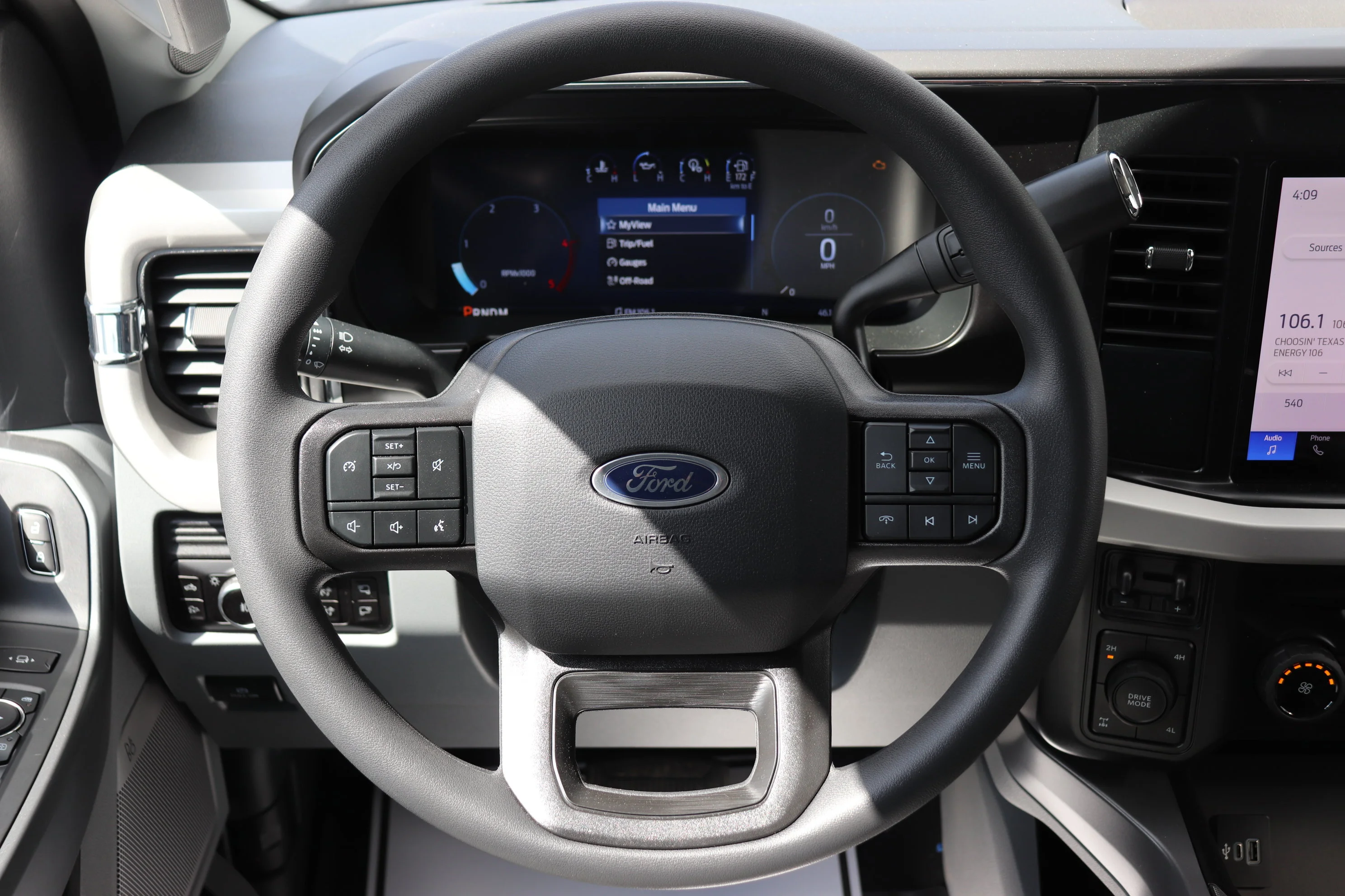 New 2026 OXFORD WHITE Ford XLT image 12