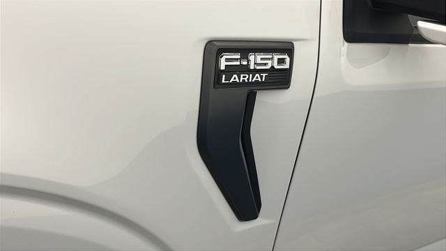 Used 2023 Star White Metallic Tri-Coat Ford Lariat image 43