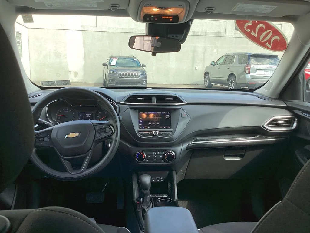 Used 2023 Summit White Chevrolet LT image 11