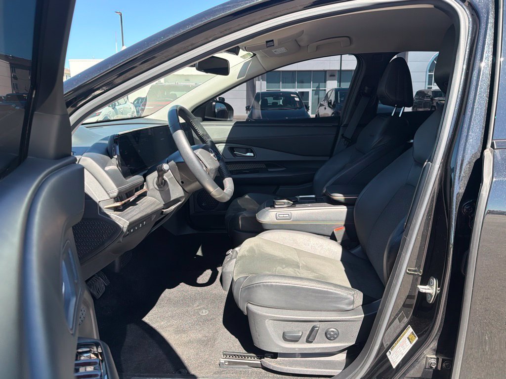 Used 2024 Black Nissan ENGAGE e-4ORCE image 7