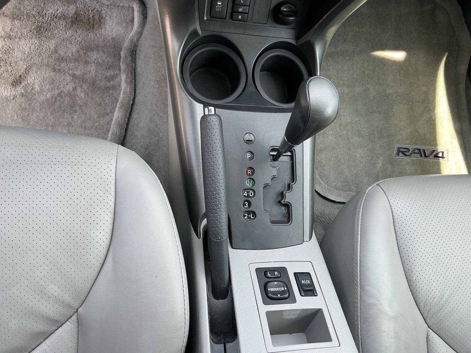 Used 2011 Classic Silver Metallic TOYOTA Limited image 6
