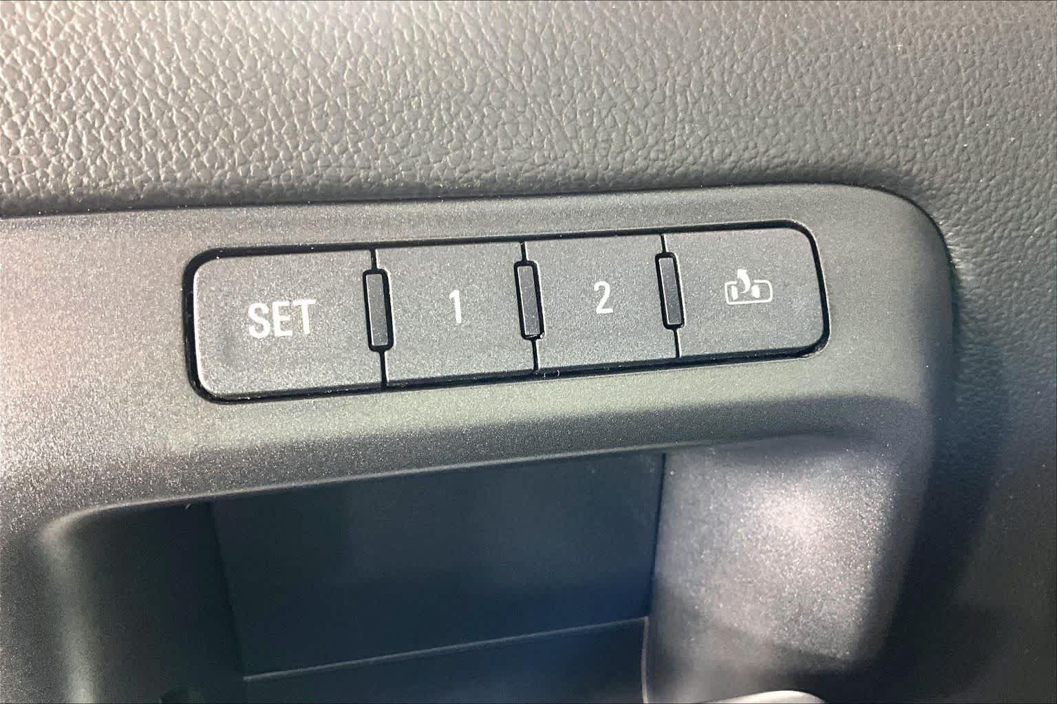 Used 2017 White Frost Tricoat GMC SLT image 34