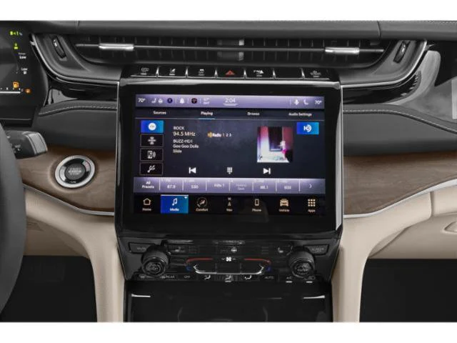 Used 2022 White Jeep 4xe image 13