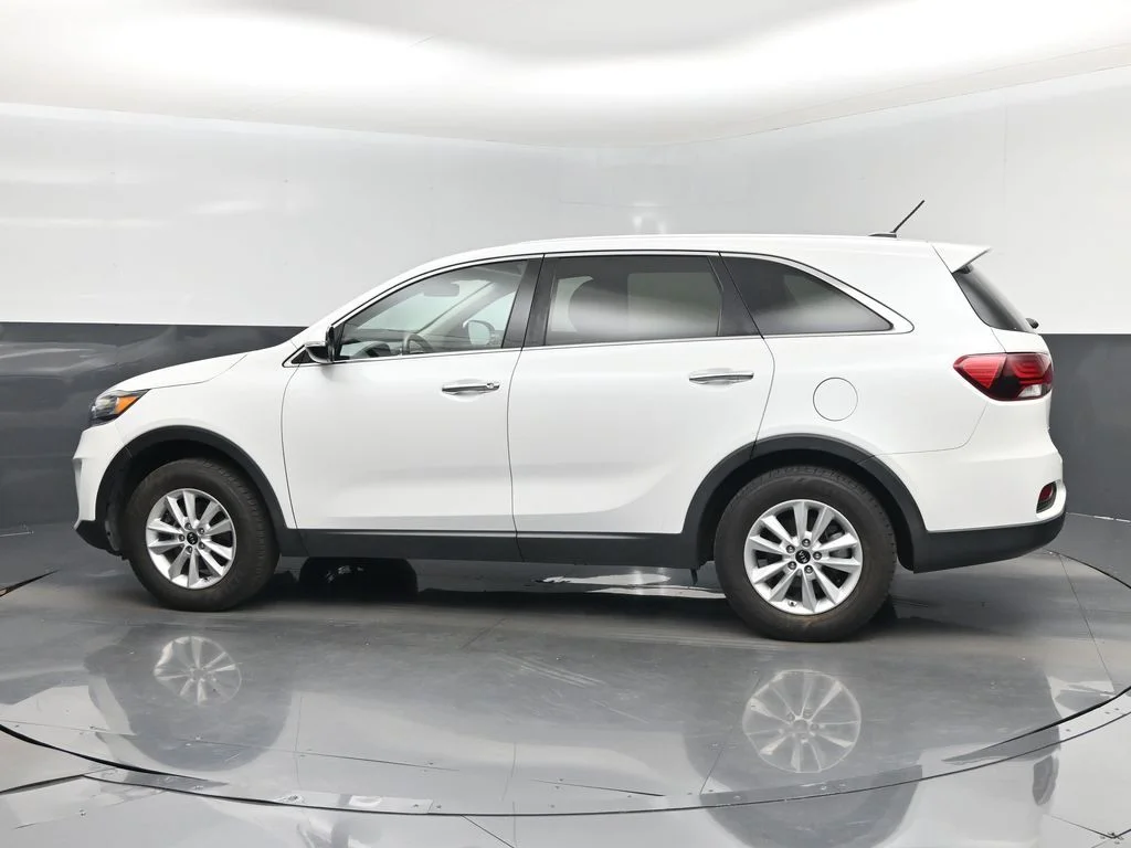 Used 2020 White Kia LX image 10