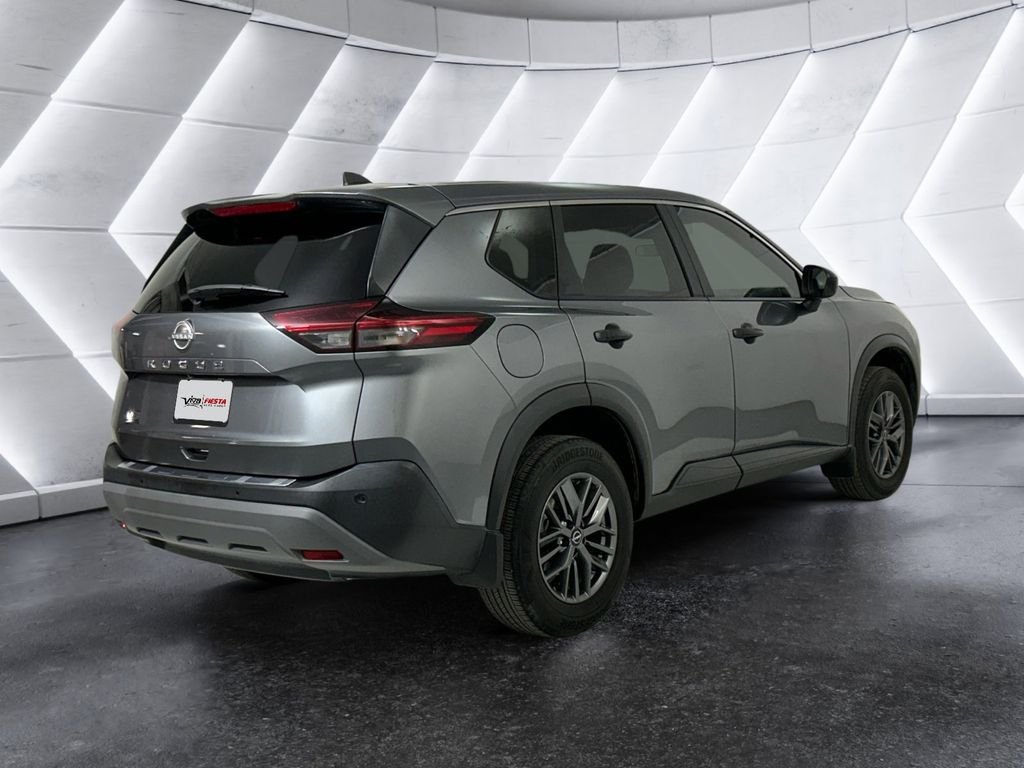 Used 2023 Gray Nissan S image 4