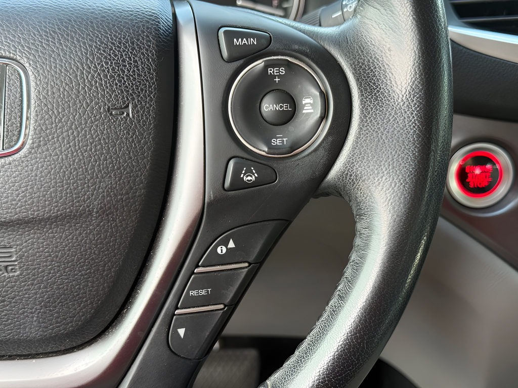 Used 2016 Silver Honda EX-L image 18