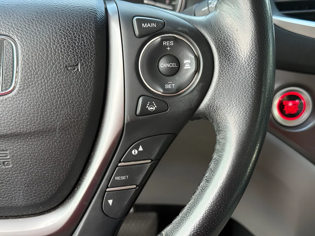 Used 2016 Lunar Silver Metallic Honda EX-L image 18