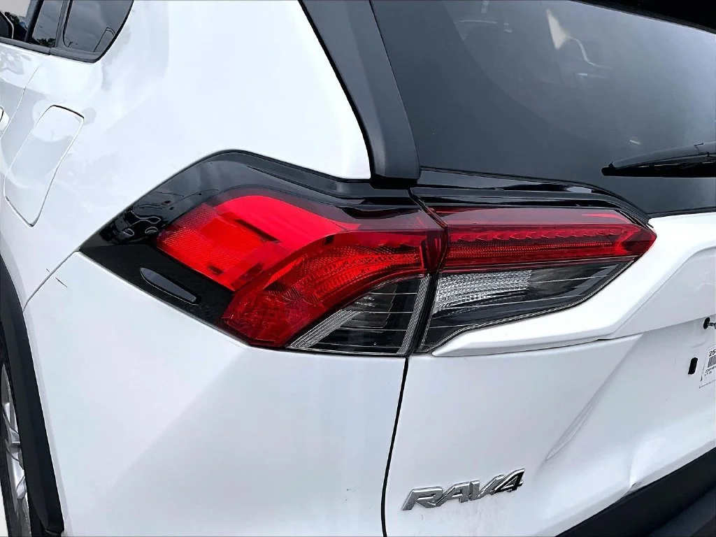 Used 2024 White Toyota XLE image 27