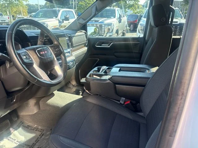 Used 2023 White GMC SLE image 18