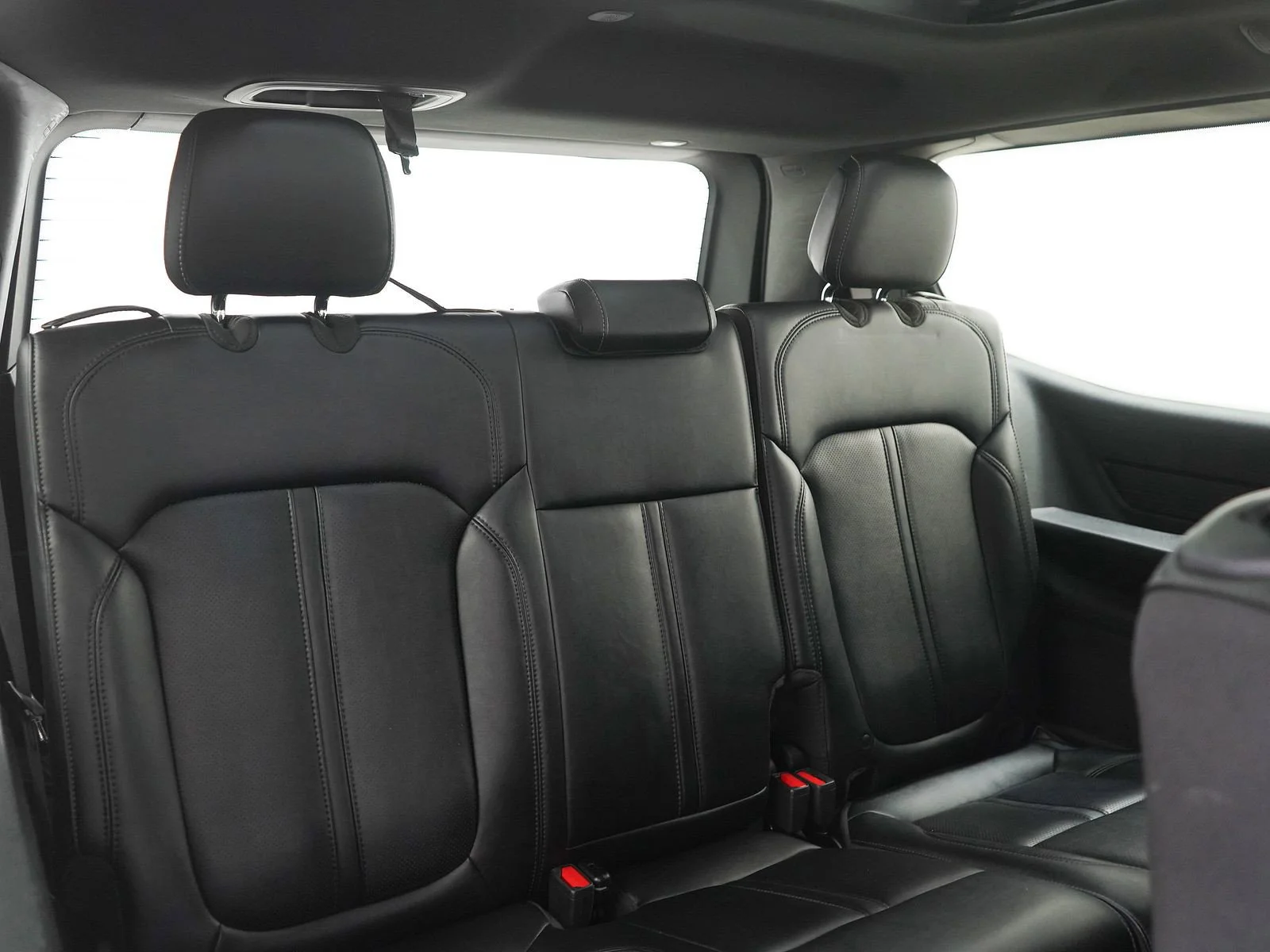 Used 2024 Diamond Black Crystal Pearlcoat Jeep Series II image 14