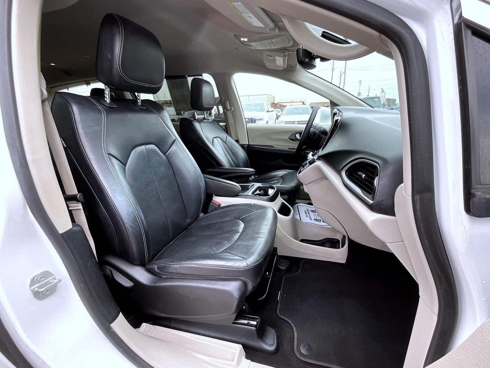 Certified Used 2022 White Chrysler Touring L image 16