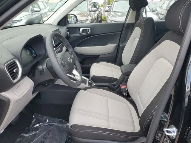 2025 Hyundai Venue SEL - Photo 20