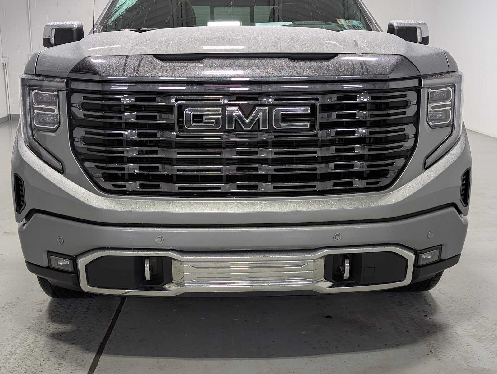 Used 2024 Sterling Metallic GMC Denali Ultimate image 2