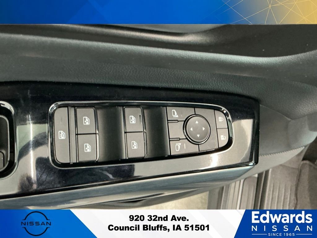 Used 2025 Gray Nissan SL image 26