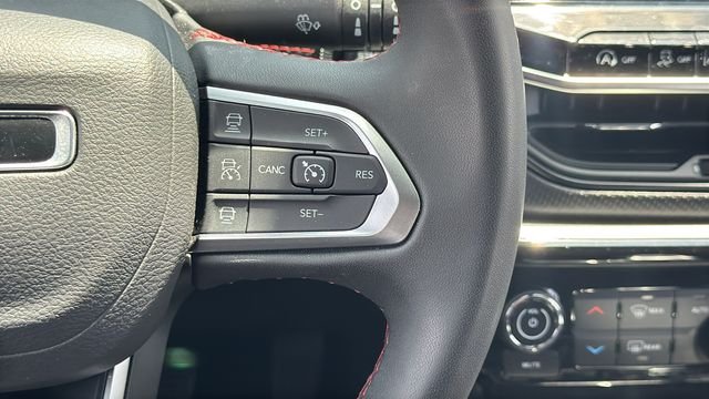 Certified Used 2025 White Jeep Trailhawk image 28