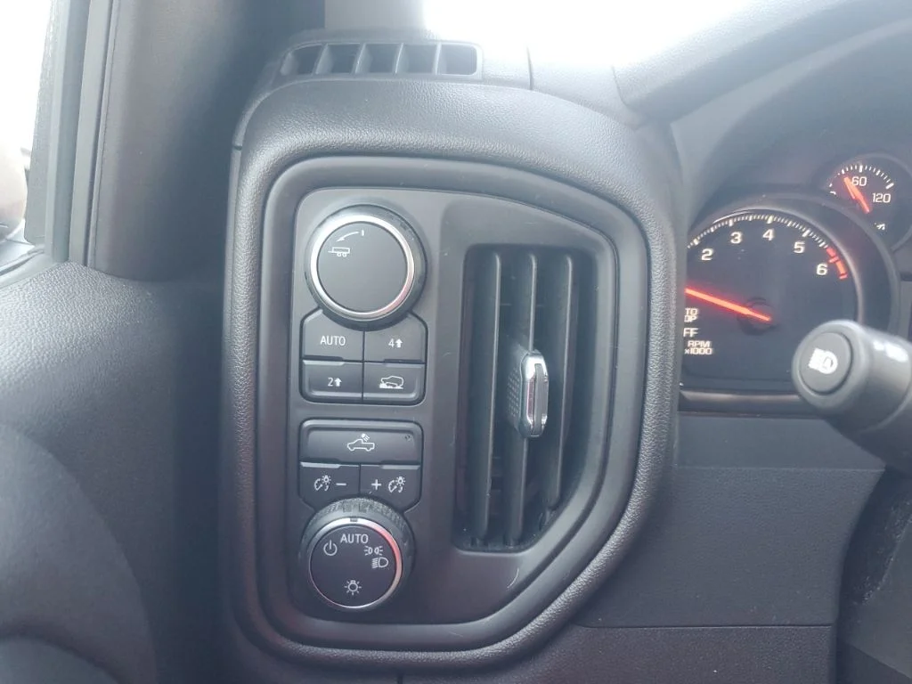 Used 2023 Red Chevrolet Custom image 23