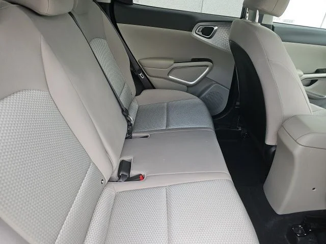 Used 2025  Kia LX image 3