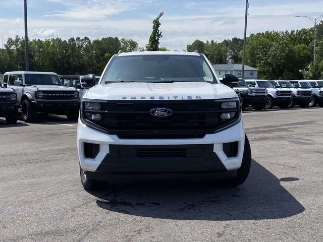 New 2026 Star White Metallic Tri-Coat Ford Active image 8