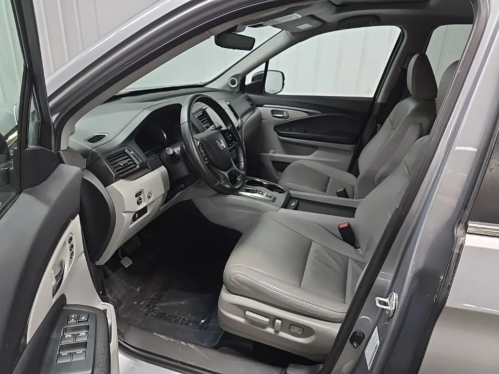 Used 2022 Gray Honda Special Edition image 29